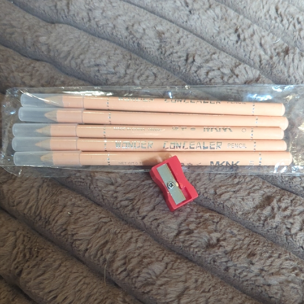 Michael Kors Tan Concealer Pencil Set with Red Sharpener